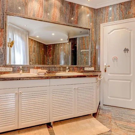 فيلة Luxury El Duque Ocean View أذيخي